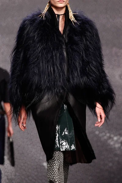 Look 75